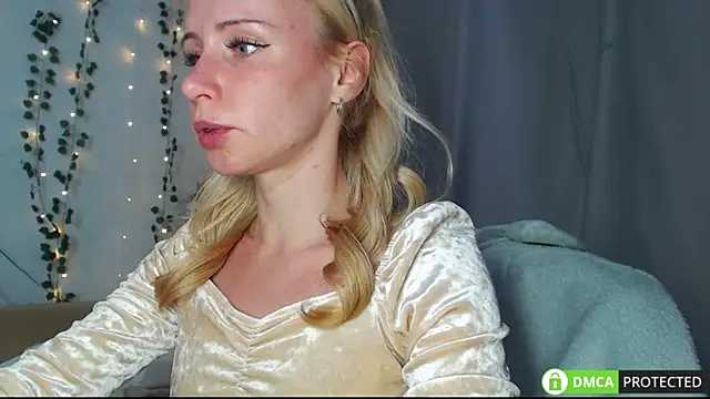 MiaKayden online show from 05/25/26, 01:43
