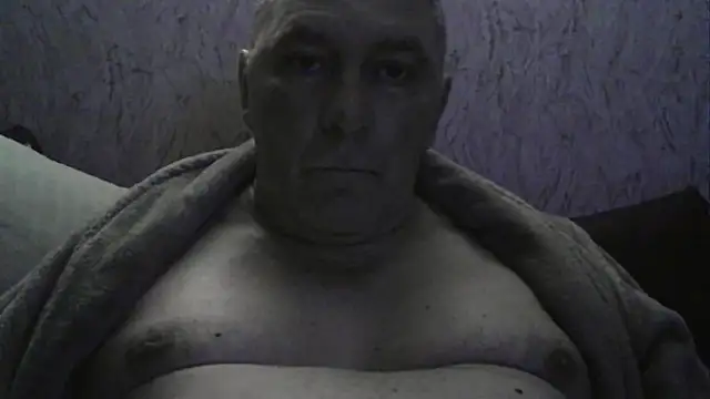 Snapshot of edje59a chatting on 10/11/25, 12:11 edje59a online show from 10/11/25, 12:11