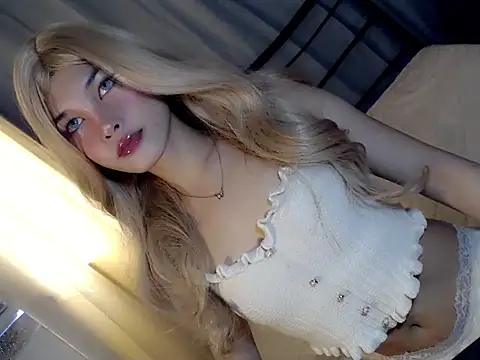 Lily holly online show from 05/30/26, 01:12