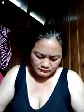 Snapshot of Blowjob0100 chatting on 06/18/26, 11:43 Blowjob0100 online show from 06/18/26, 11:43