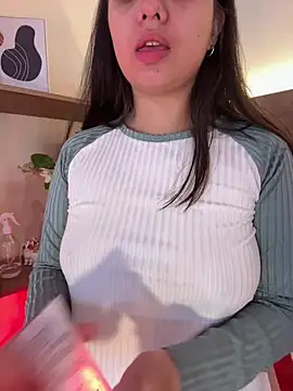 Snapshot of thamiina__ chatting on 07/10/26, 11:54 thamiina online show from 07/10/26, 11:54