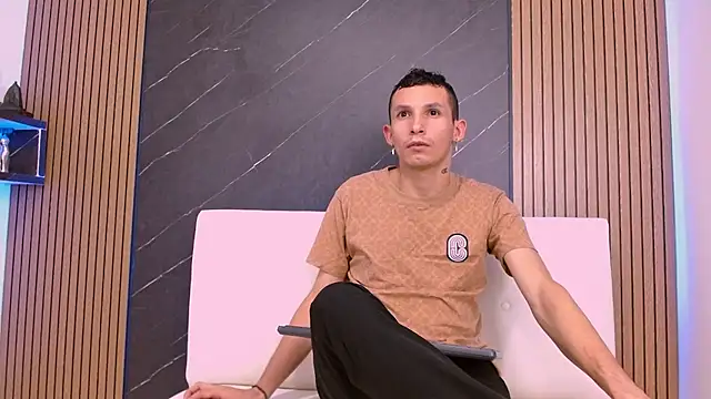 Snapshot of Isak_Berekoa chatting on 05/18/26, 03:50 Isak Berekoa online show from 05/18/26, 03:50