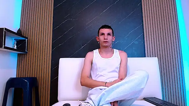 Snapshot of Isak_Berekoa chatting on 05/27/26, 03:14 Isak Berekoa online show from 05/27/26, 03:14