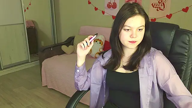 Snapshot of DelarySong chatting on 05/19/26, 06:15 DelarySong online show from 05/19/26, 06:15