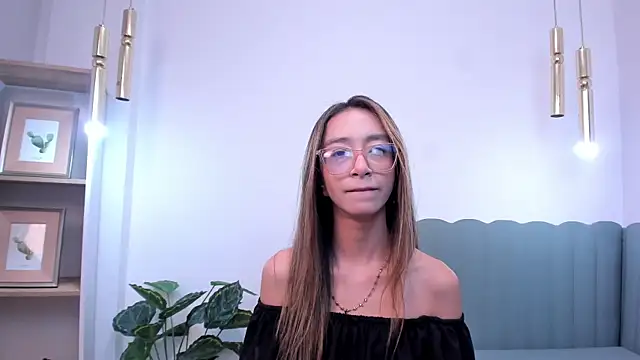 HannaCarttier  online show from 06/26/26, 12:11