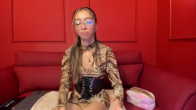 HannaCarttier  online show from 05/27/26, 12:23