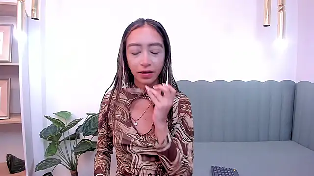 HannaCarttier  online show from 06/30/26, 12:27
