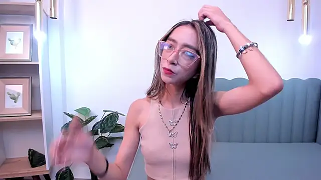 HannaCarttier  online show from 06/27/26, 12:22