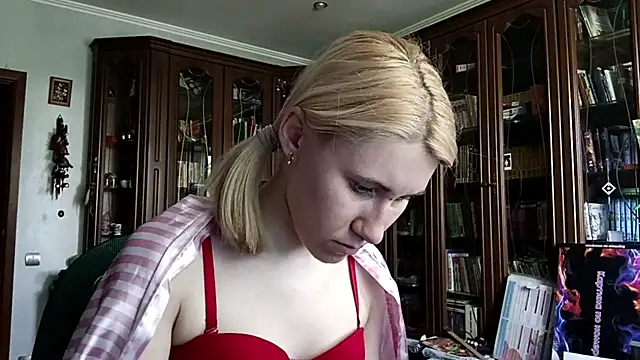 Snapshot of lolkabiolka chatting on 05/16/26, 07:40 lolkabiolka online show from 05/16/26, 07:40