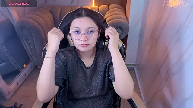 Snapshot of HoneyDoll_tf chatting on 06/26/26, 03:40 HoneyDoll tf online show from 06/26/26, 03:40