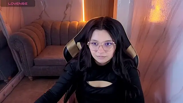 Snapshot of HoneyDoll_tf chatting on 07/01/26, 01:11 HoneyDoll tf online show from 07/01/26, 01:11