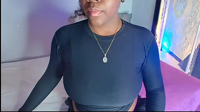 Snapshot of EbonyRose__ chatting on 06/04/26, 12:21 EbonyRose online show from 06/04/26, 12:21
