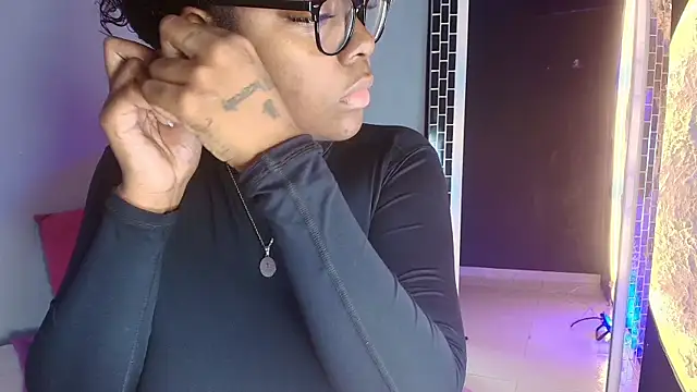 Snapshot of EbonyRose__ chatting on 06/11/26, 12:02 EbonyRose online show from 06/11/26, 12:02