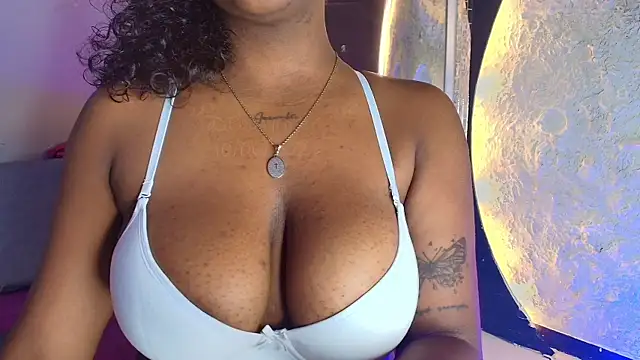 Snapshot of EbonyRose__ chatting on 06/10/26, 12:06 EbonyRose online show from 06/10/26, 12:06