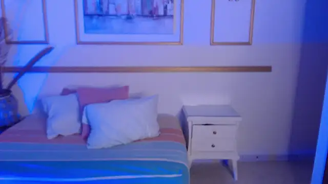 zully28 x online show from 05/22/26, 12:14