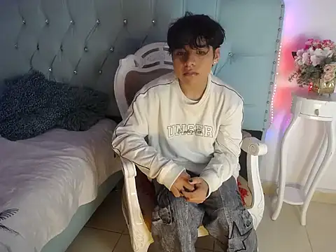 Tiff Styless online show from 05/12/26, 07:20