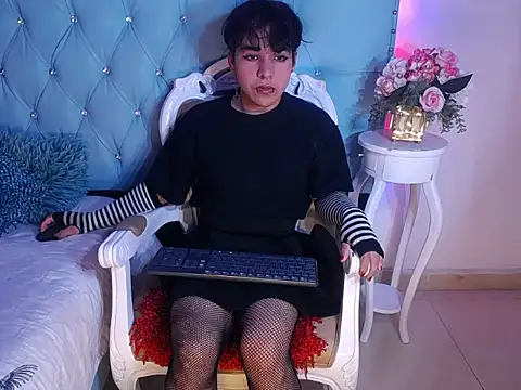 Tiff Styless online show from 05/21/26, 07:11
