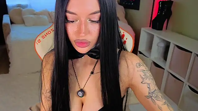 Regina Amour online show from 07/12/26, 04:19