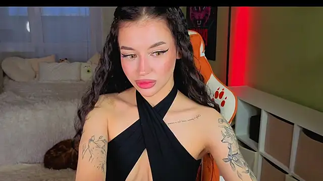 Regina Amour online show from 05/27/26, 06:48