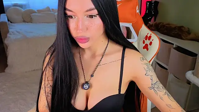 Regina Amour online show from 07/13/26, 04:39