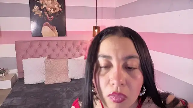 lia valentino online show from 06/19/26, 03:23