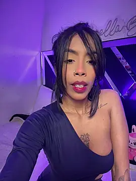 Snapshot of FiorellaBossh_ chatting on 07/21/26, 04:36 FiorellaBossh online show from 07/21/26, 04:36