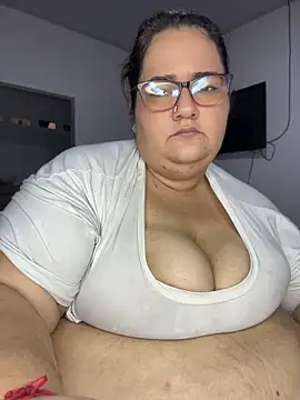 Snapshot of marianacooper1234 chatting on 06/12/26, 03:54 marianacooper1234 online show from 06/12/26, 03:54