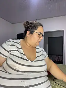 Snapshot of marianacooper1234 chatting on 05/22/26, 10:19 marianacooper1234 online show from 05/22/26, 10:19