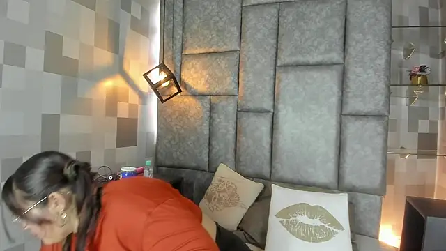 Snapshot of Ainoa_Ruiz chatting on 05/15/26, 06:50 Ainoa Ruiz online show from 05/15/26, 06:50