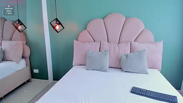 Snapshot of sara_rioos chatting on 06/25/26, 04:45 sara rioos online show from 06/25/26, 04:45