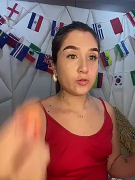 IsabelleMilan online show from 06/15/26, 10:20