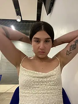 IsabelleMilan online show from 07/13/26, 04:39