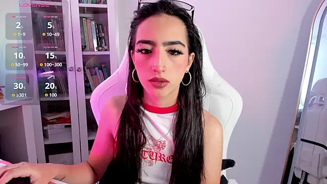 Snapshot of AgathaBlair chatting on 06/16/26, 12:27 AgathaBlair online show from 06/16/26, 12:27
