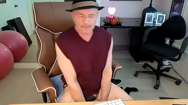 hotdadbod online show from 11/07/25, 09:41