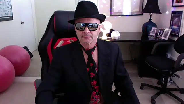 Snapshot of hotdadbod chatting on 03/09/25, 08:52 hotdadbod online show from 03/09/25, 08:52