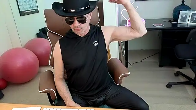 Snapshot of hotdadbod chatting on 05/09/26, 08:45 hotdadbod online show from 05/09/26, 08:45