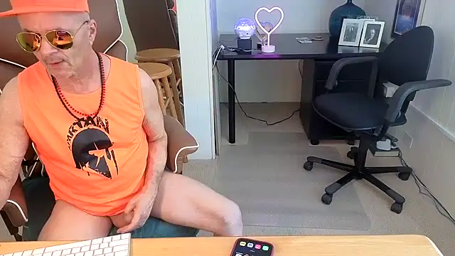 hotdadbod online show from 02/02/26, 09:25