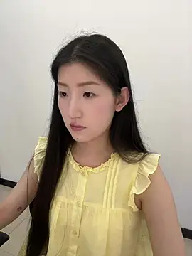 Snapshot of Mina_168 chatting on 06/20/26, 05:45 Mina 168 online show from 06/20/26, 05:45