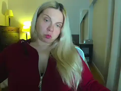 Snapshot of Laviora chatting on 06/11/26, 05:48 Laviora online show from 06/11/26, 05:48