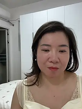 xichunhh online show from 05/13/26, 12:45