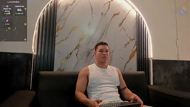 lucassimone  online show from 05/19/26, 03:46