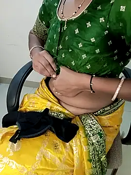 Snapshot of saina_baby chatting on 06/17/26, 05:18 saina baby online show from 06/17/26, 05:18