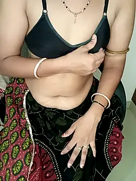 Snapshot of saina_baby chatting on 06/20/26, 07:24 saina baby online show from 06/20/26, 07:24