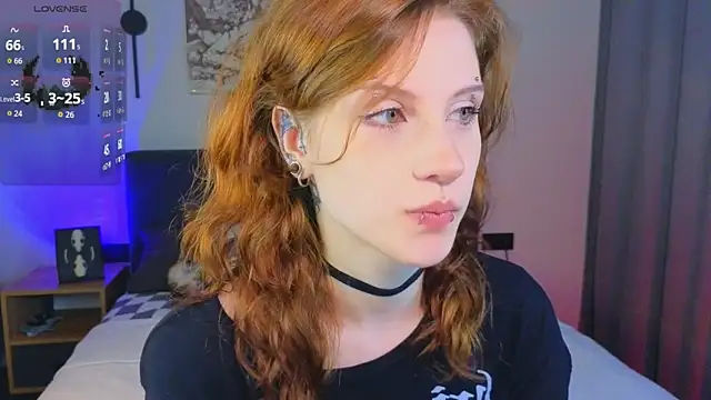 Snapshot of vampi_queen chatting on 06/20/26, 06:02 vampi queen online show from 06/20/26, 06:02