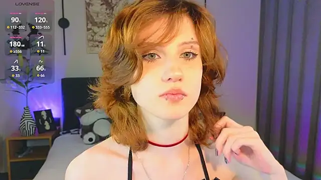 Snapshot of vampi_queen chatting on 07/10/26, 04:51 vampi queen online show from 07/10/26, 04:51