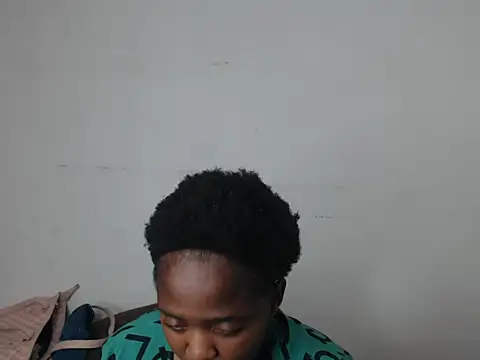 Snapshot of African_Busty chatting on 06/12/26, 02:26 African Busty online show from 06/12/26, 02:26