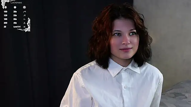 AlesiaPeasel online show from 05/21/26, 12:24