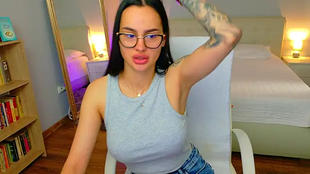 Snapshot of BabyyGirll_ chatting on 07/08/26, 06:36 BabyyGirll online show from 07/08/26, 06:36