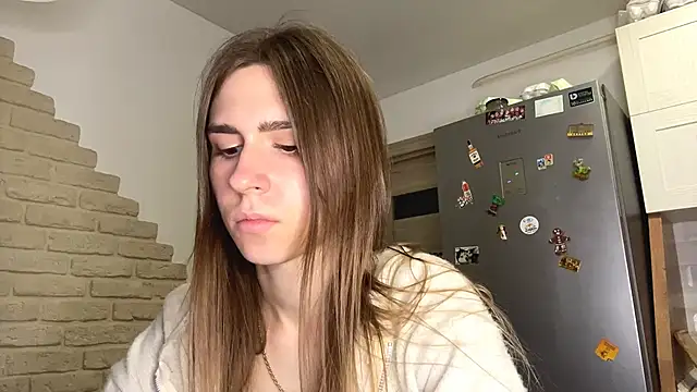 ZaraGuyette online show from 05/18/26, 04:07