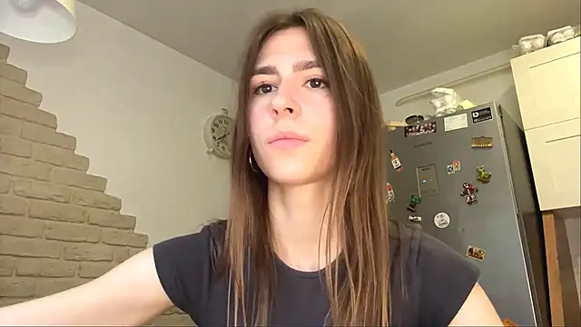 Snapshot of ZaraGuyette chatting on 06/19/26, 05:13 ZaraGuyette online show from 06/19/26, 05:13